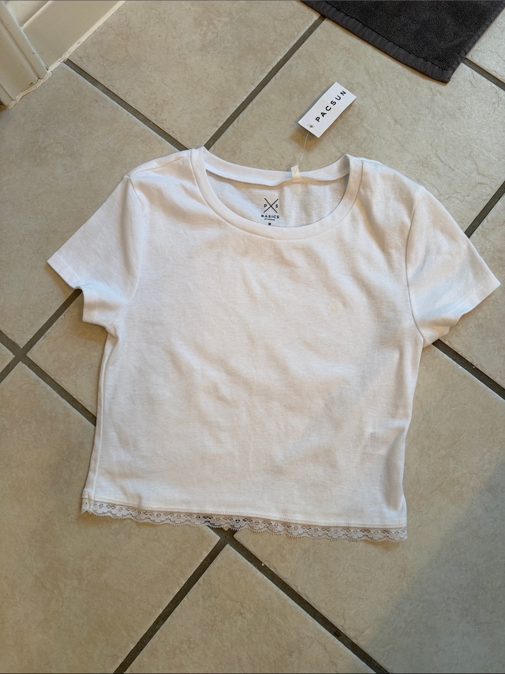 PacSun White Lace-Trim Short Sleeve Crop Top